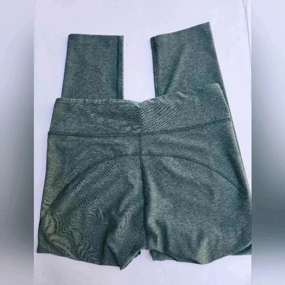 OUTDOOR VOICES leggings. Hunter green. Size Large - Picture 3 of 5